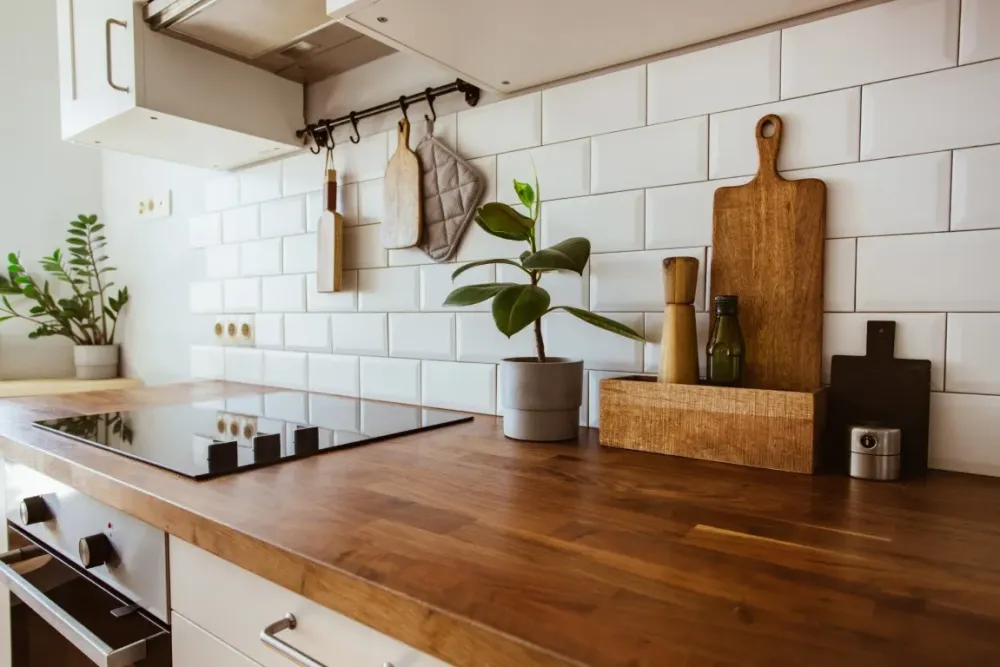 Cuisine avec plaque de cuisson